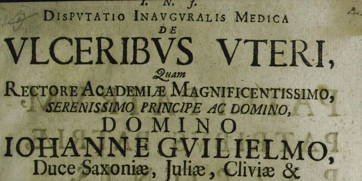 The title page of a Latin medical dissertation printed in Jena in 1690, De ulceribus uteri, in worn black type on yellowed paper.